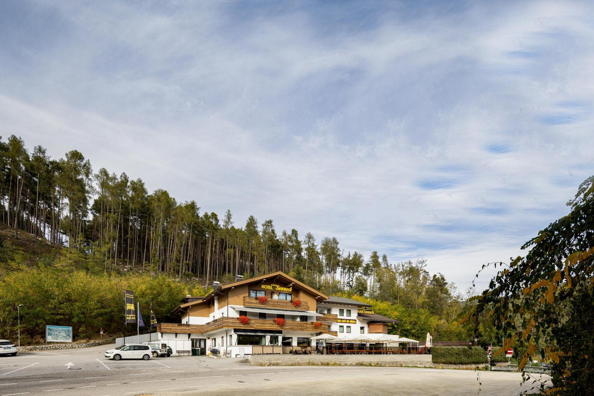B&B Hotel Sonneck Natz-Schabs Bagian luar foto